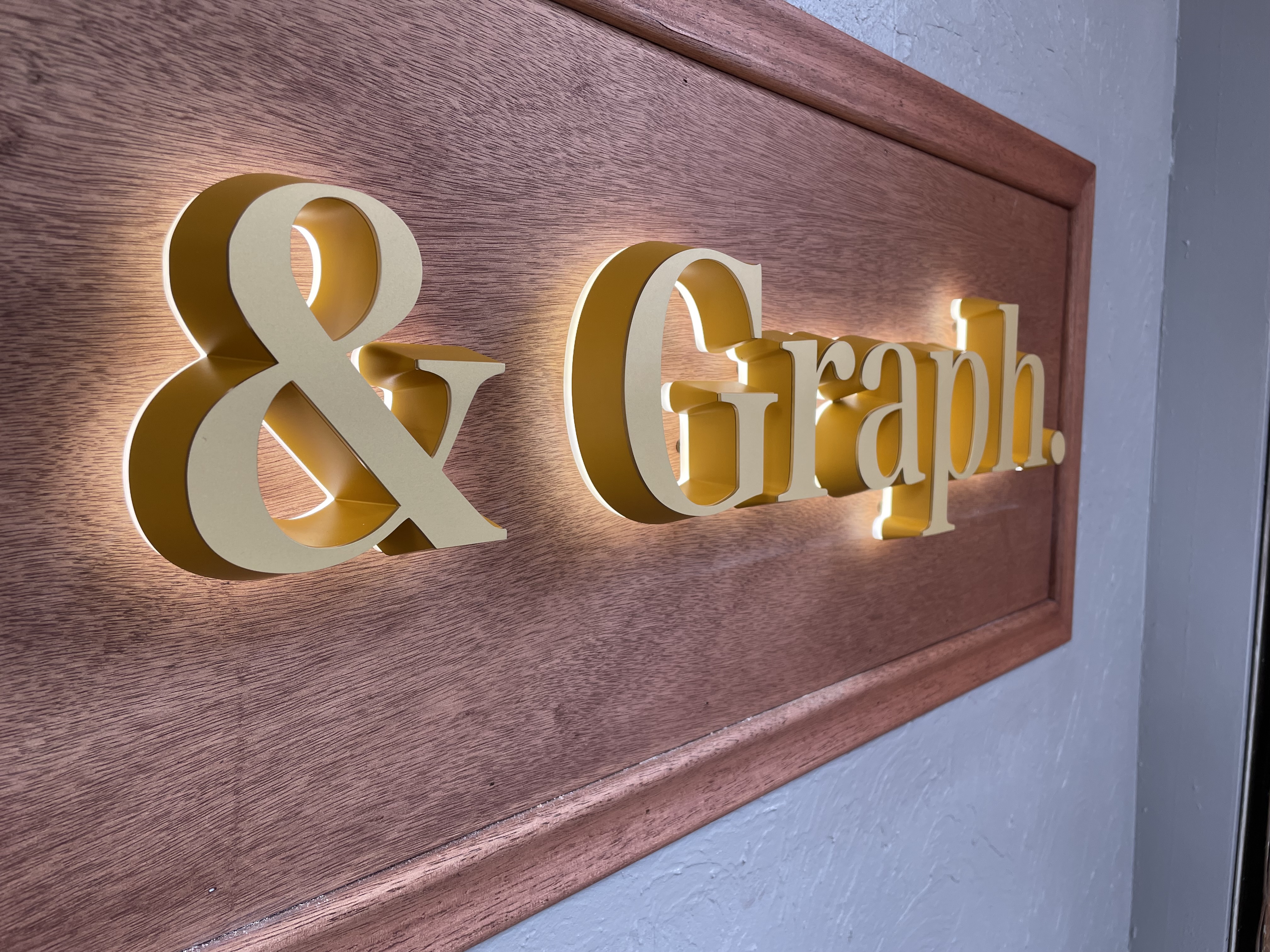 立川市　錦町 美容・サロン LED側面発光チャンネル文字 施工例